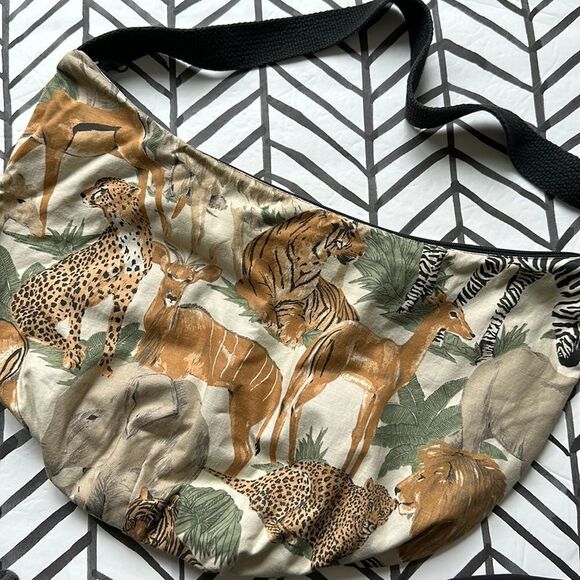 Linda Tilson Animal Print Fabric Sling Shoulder Tote Bag - Picture 1 of 3